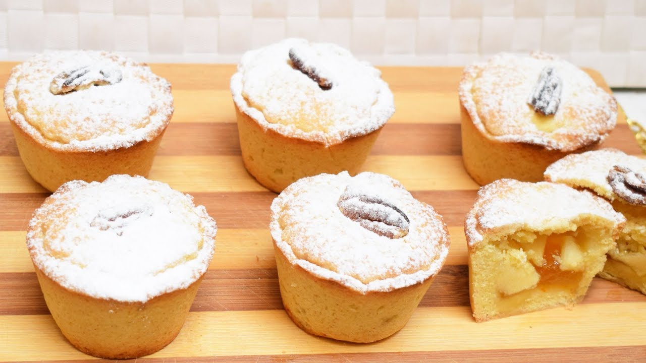 TORTINE DI FROLLA CON MARMELLATA E MELE - apple and jam tartlets
