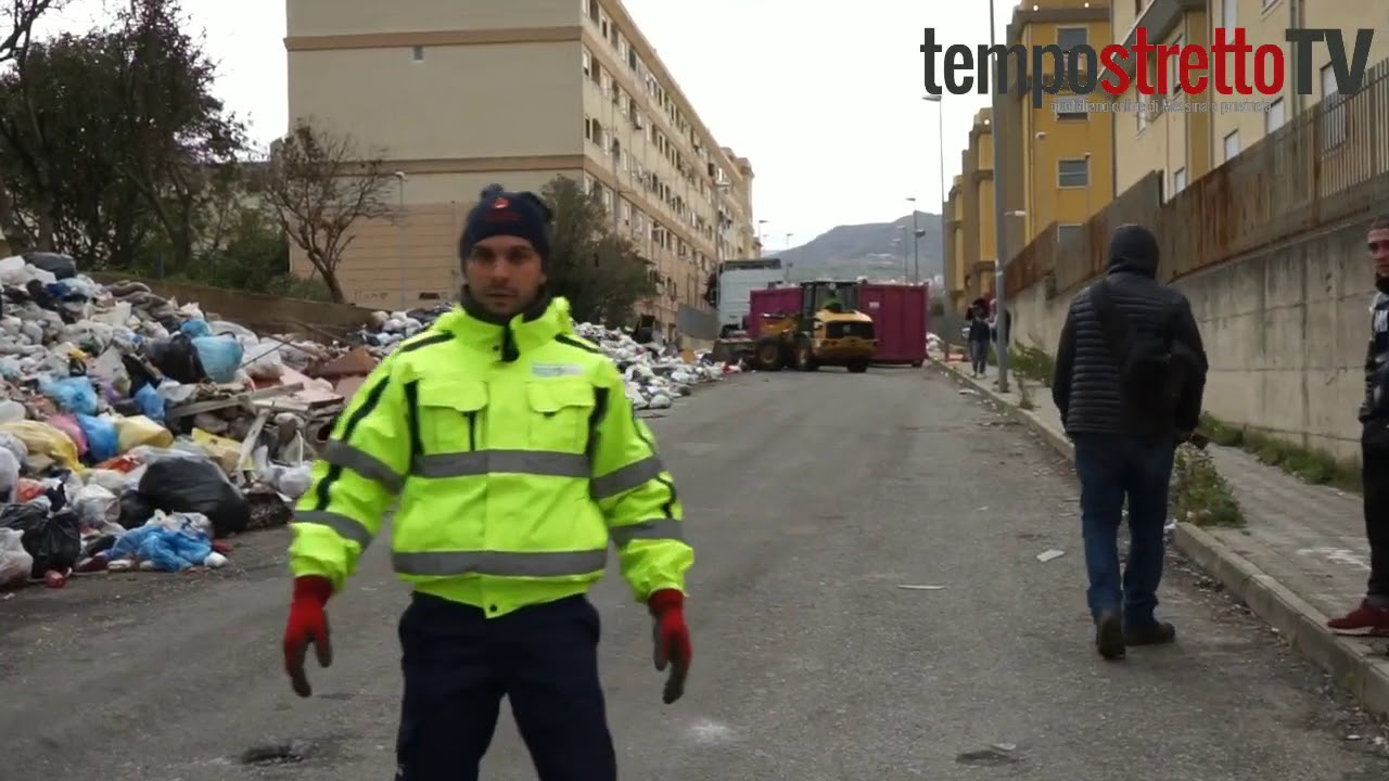 Reggio Calabria, raccolta rifiuti straordinario nel quartiere arghillà