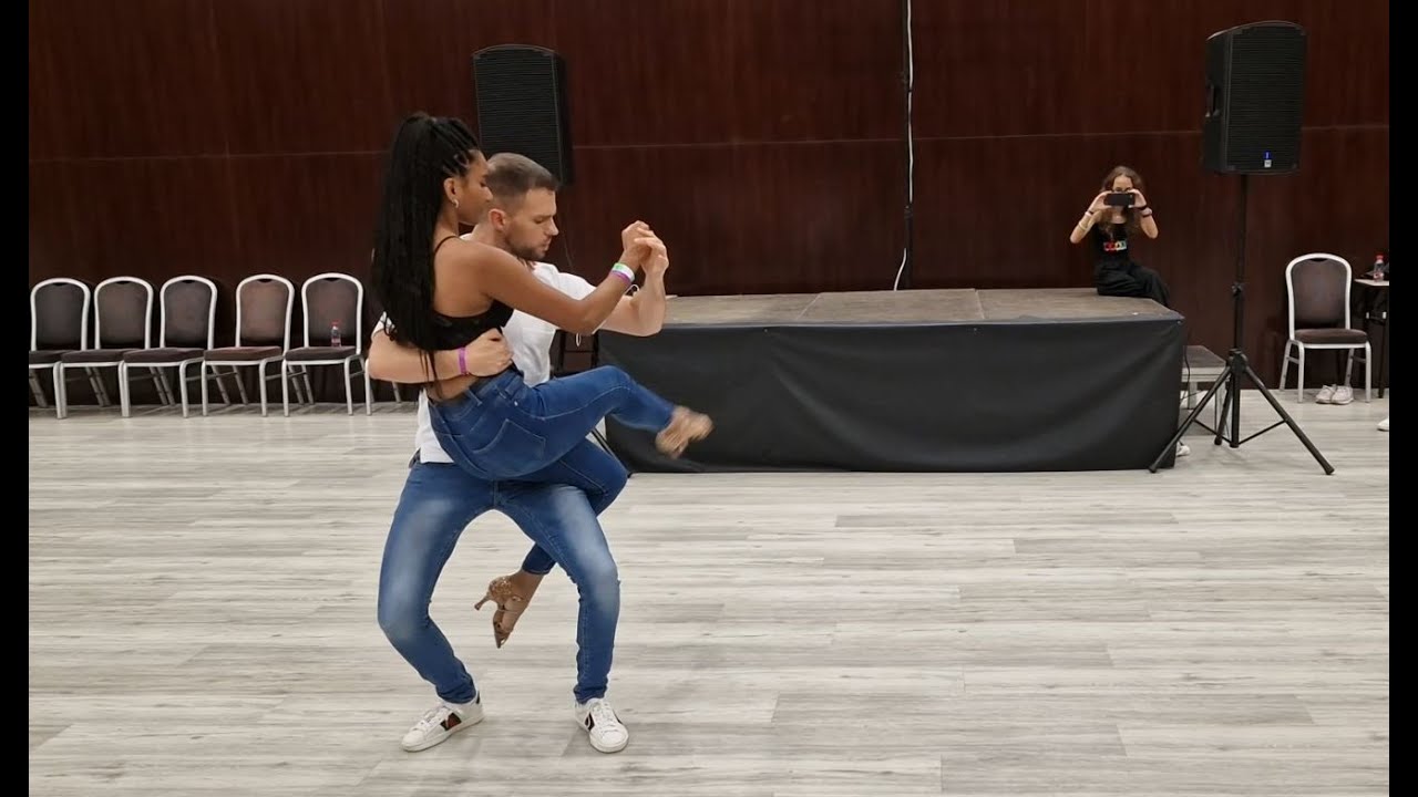 NUNO Y NAGYLA MASTER CLASS KIZOMBA EN X KIZOMBACHATA 2022