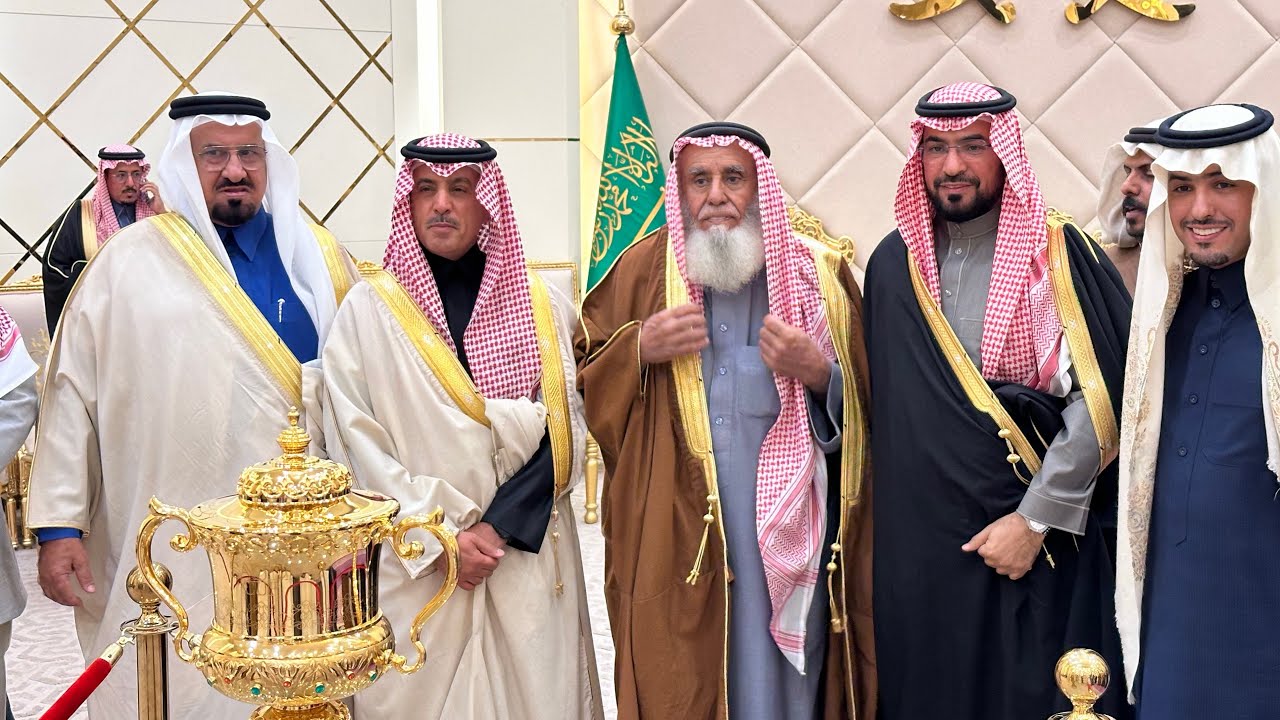 حفل تكريم الشيخ : محمد الفجري للمدرب القدير حمد بن محمد ال رشيد الليث الأبيض لحصوله  بكاس السعودية