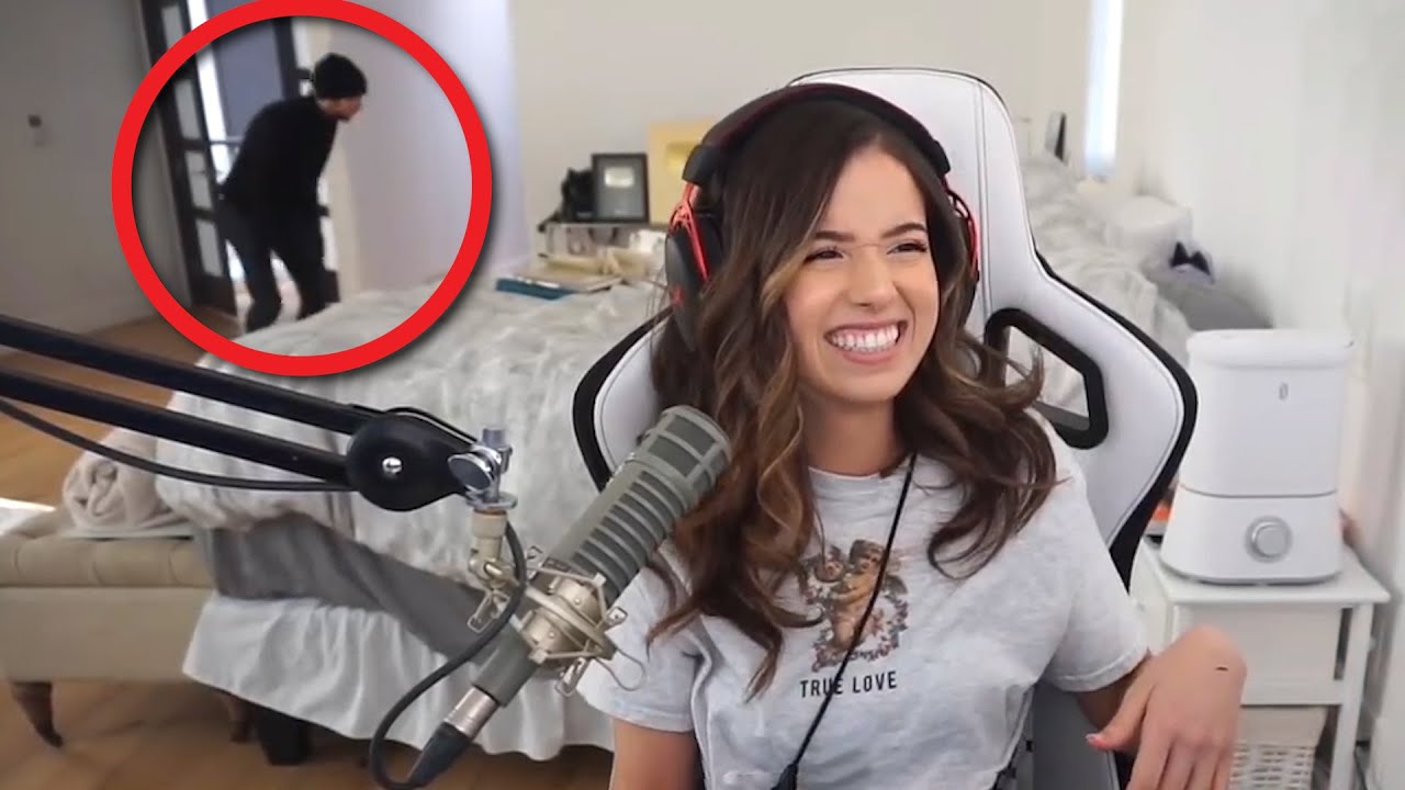 She got robbed live on stream... ( Crimes Caught On Twitch Compilation )