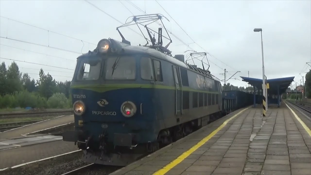 Pociągi w deszczowy Dzień na stacji Tarnowskie góry M62 Traxx LTE i nie tylko