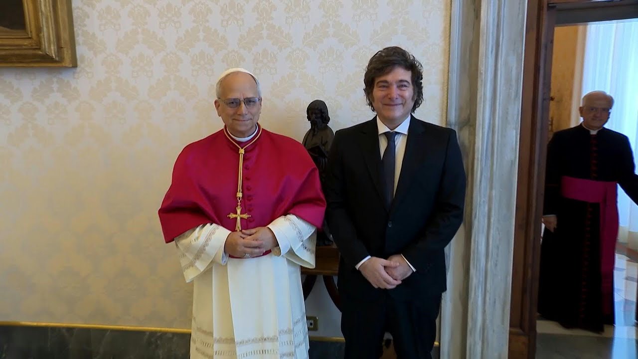 Papa Leão XIV recebe Milei no Vaticano e ressalta luta contra a pobreza | AFP