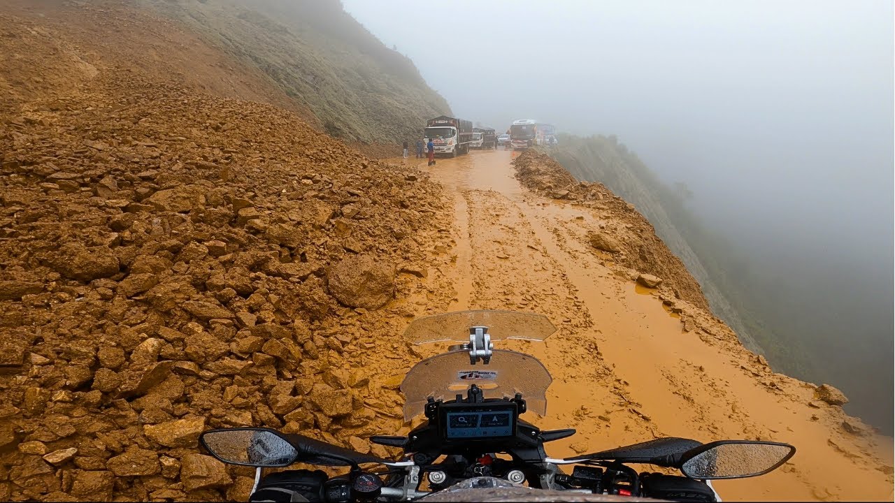 CRAZY LANDSLIDES IN ECUADOR | CB500X MOTORCYCLE RIDE |