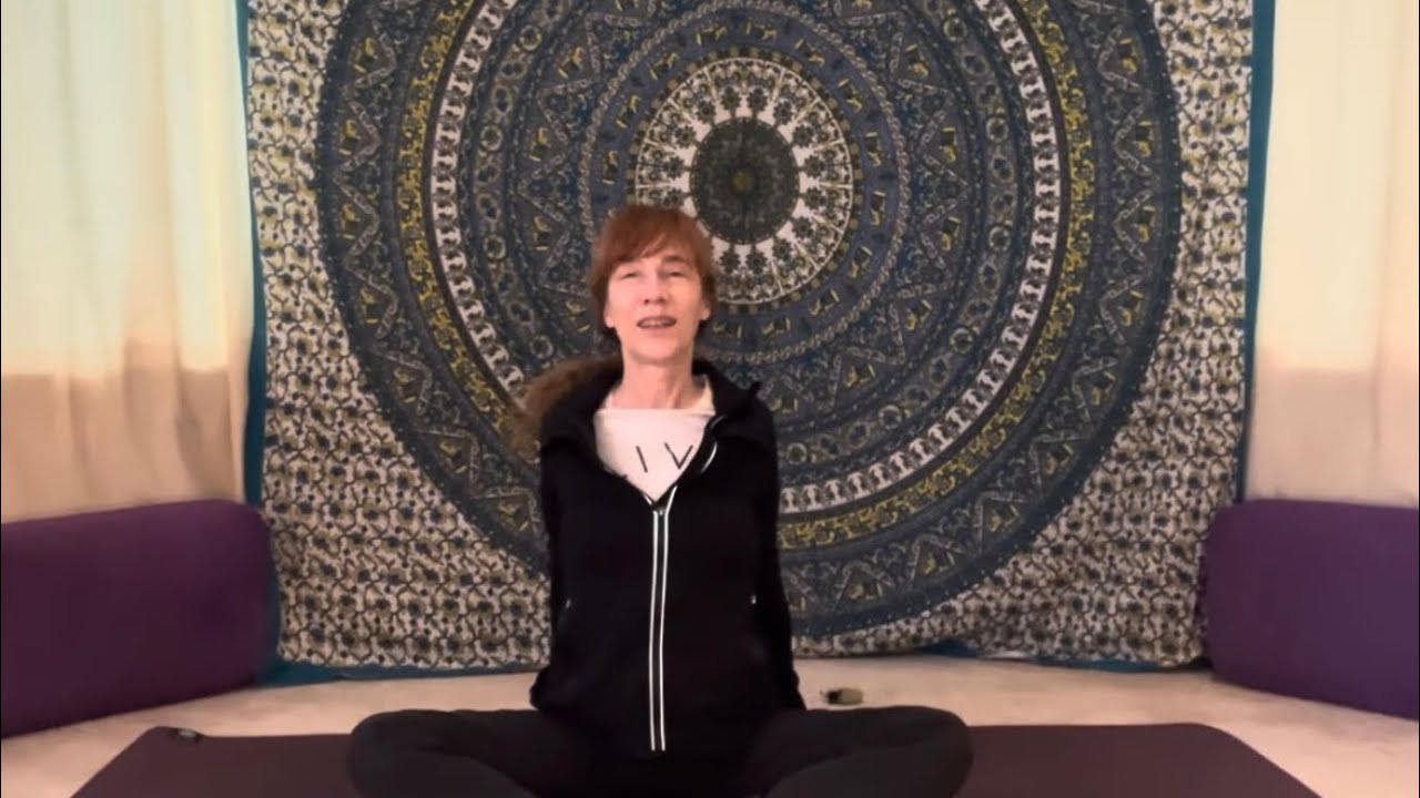 Gentle Yoga Flow - Open Hips Fluid Spine