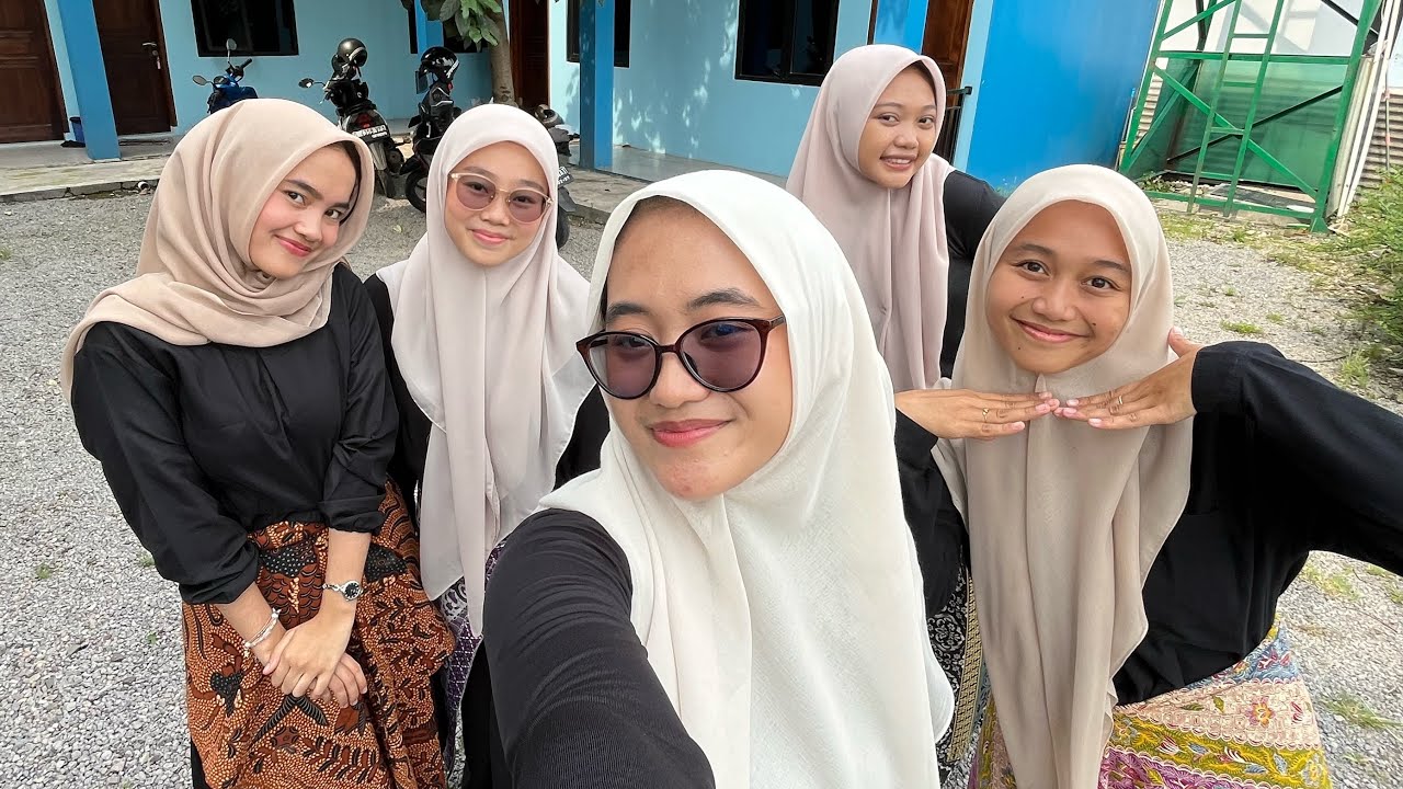 Seni Tari Keanekaragaman Daerah “ Tari Cik Cik Periuk”