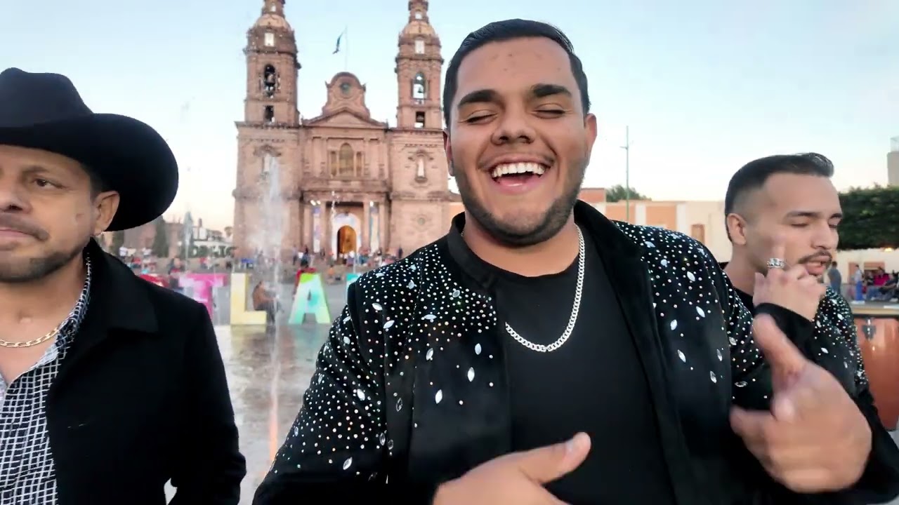 La Amo - Banda La ExcentriK ft. Pedro Alvarado y su Banda Al Ataque (Video Oficial)