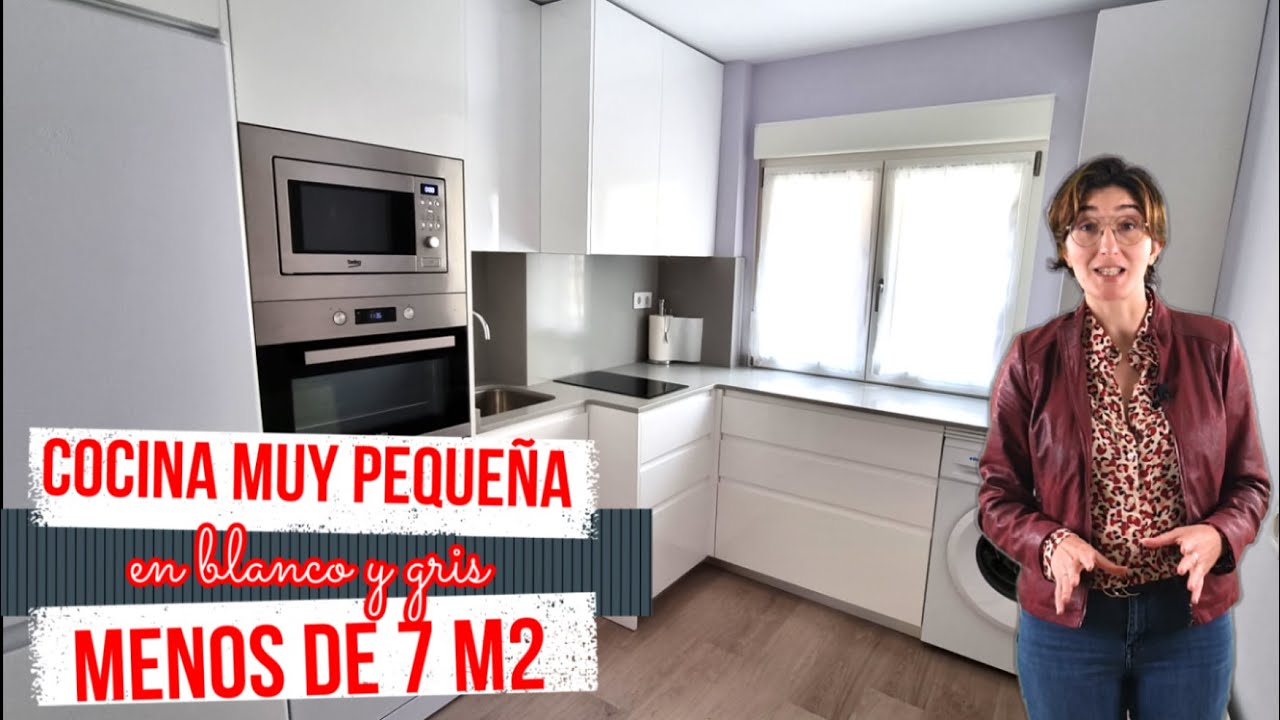 Cocina pequeña moderna en blanco y gris - Menos de 7 m2 - Encimera y frontal en Compac Ceniza