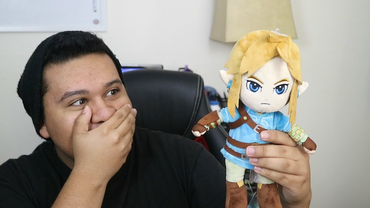Reviewing the Breath of the Wild Link Plushie