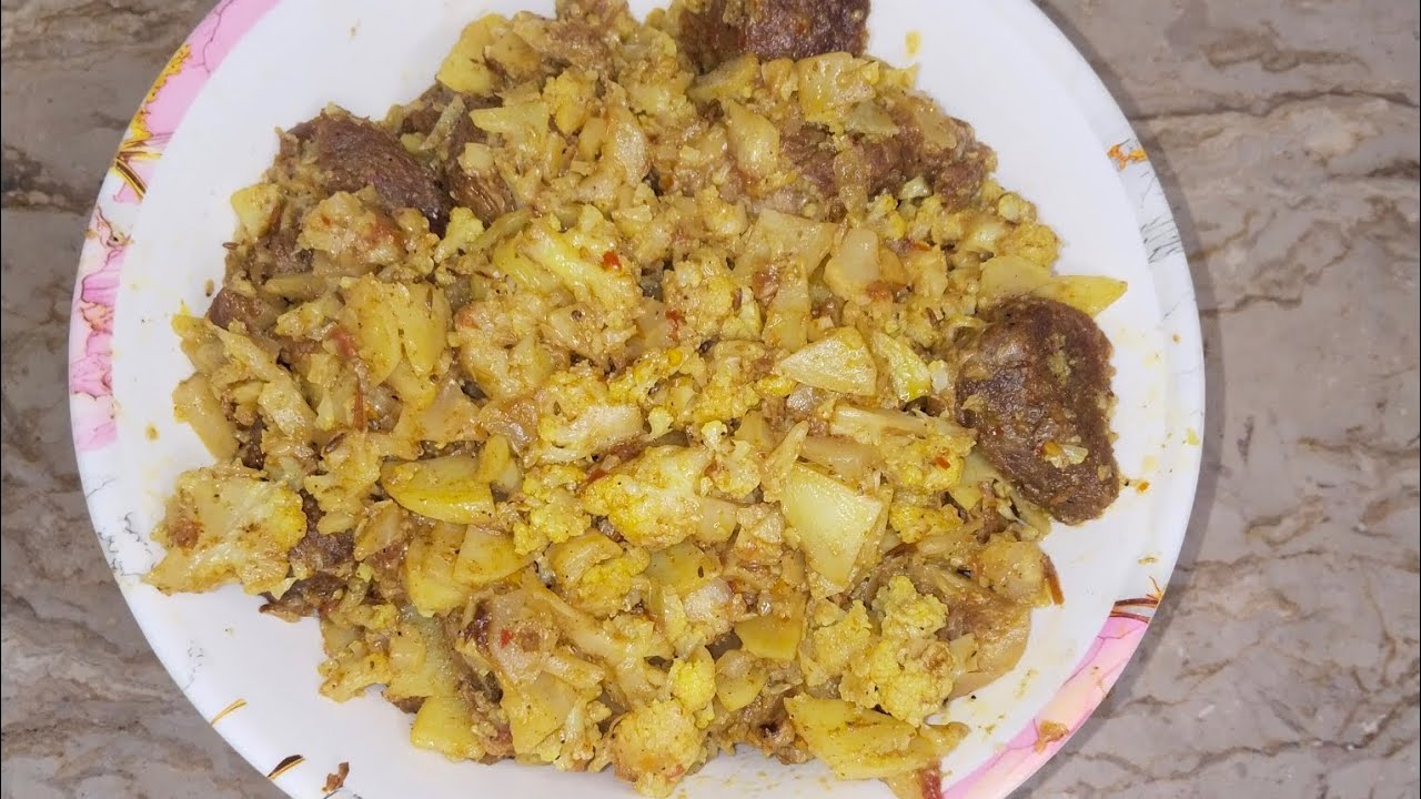 Aloo Gobhi Gosht Recipe  ||  گو بھی گوشت بنانے کا طریقہ  ||  Potato Mutton Couliflower Recipe 
