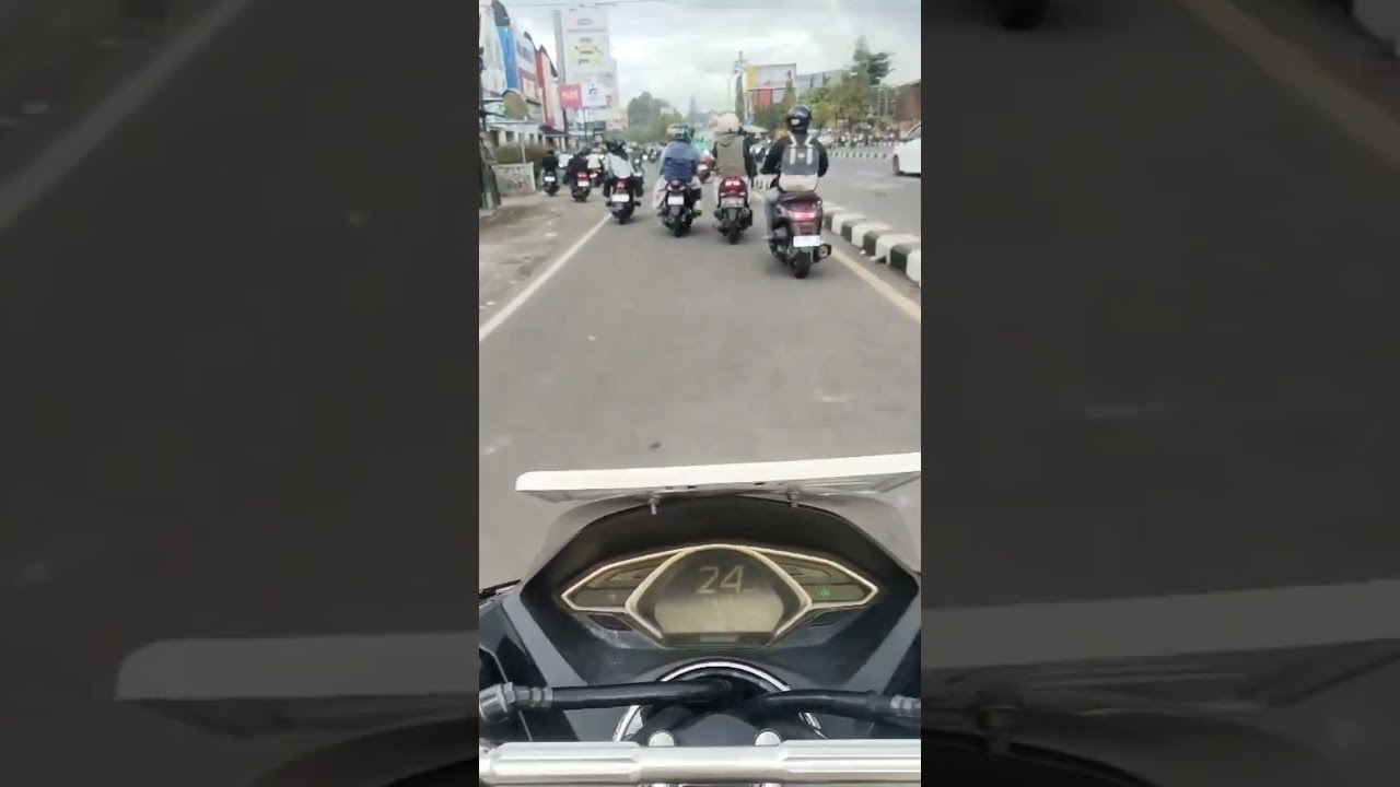 Keliling ringroad pagi ini seberang mapolda diy #polda #diy #yogyakarta #demo