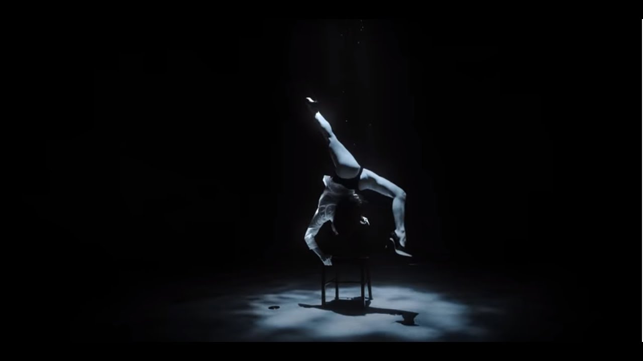 La "sirena" que baila tango bajo el agua