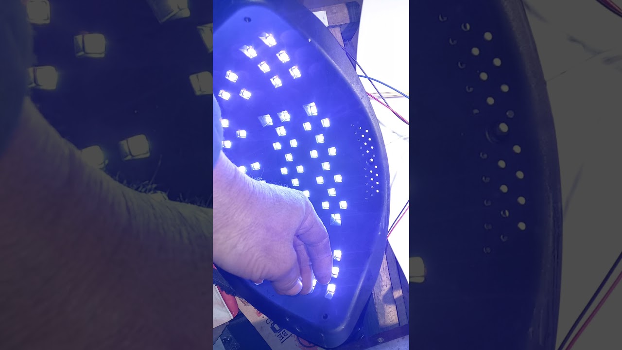 Sửa máy hơ gel móng chân không lên điện