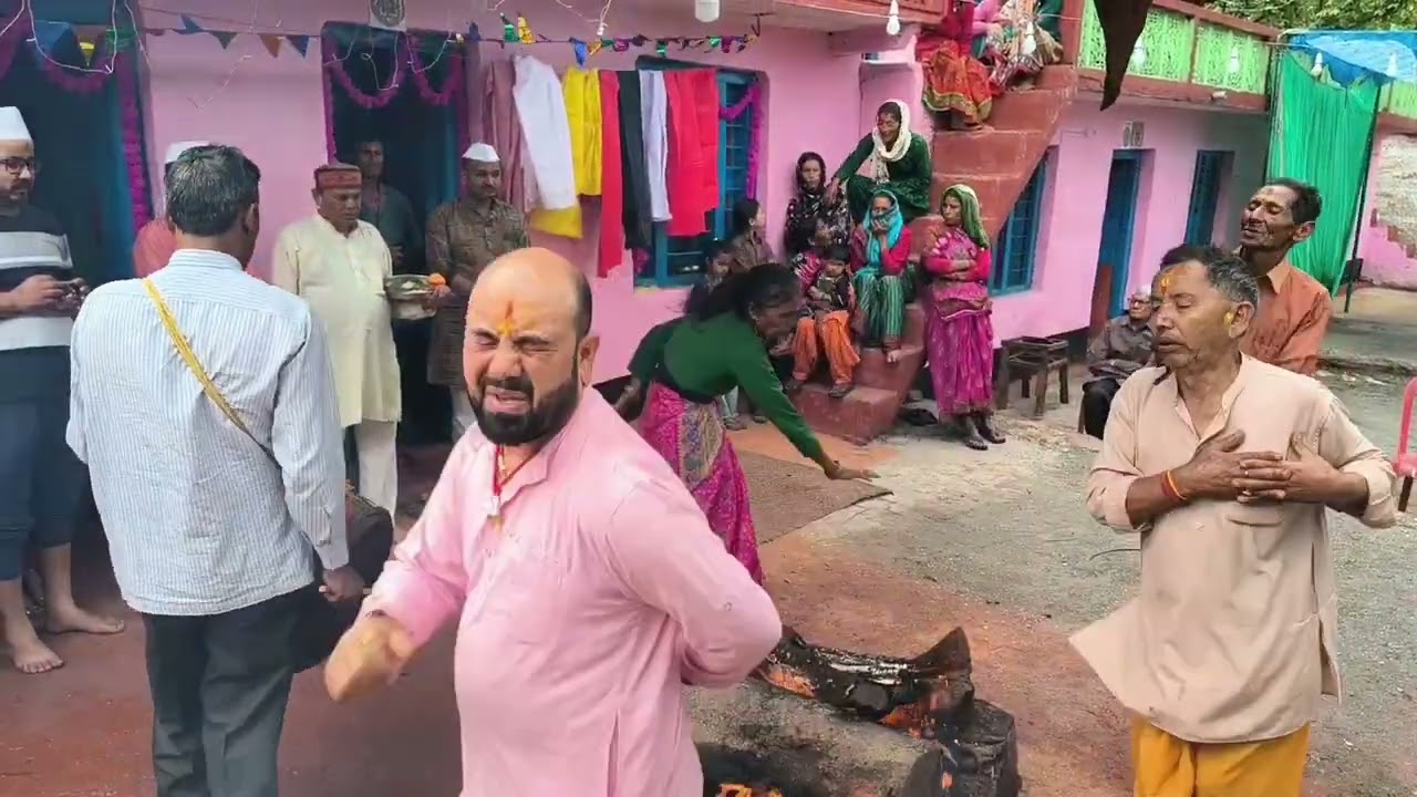 मेरे घर में हुई पूजा की शुरुआत जरूर देखना दानपुर का रिवाज भाग 1 #devbhoomiuttarakhand #pooja #jagar