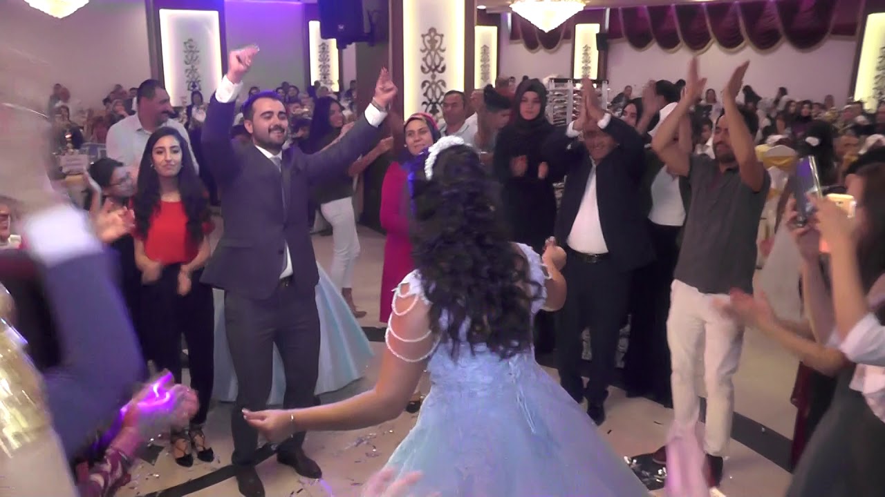 KLAS DUGUN SALONU VİDEOLARI 01 10 2017 OGLE GİRİS EBRU VE YAKUP NİŞANI