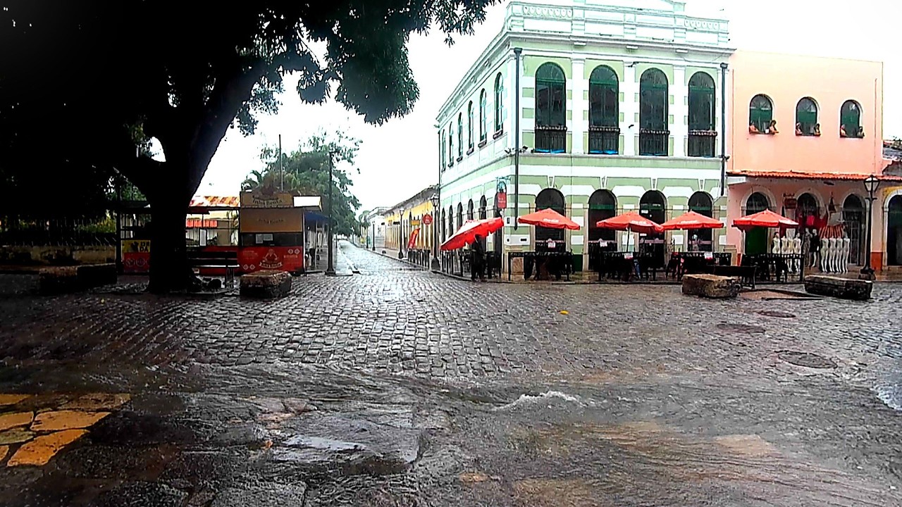 Walking in Heavy Rain in São Luís, Brazil 🌧️