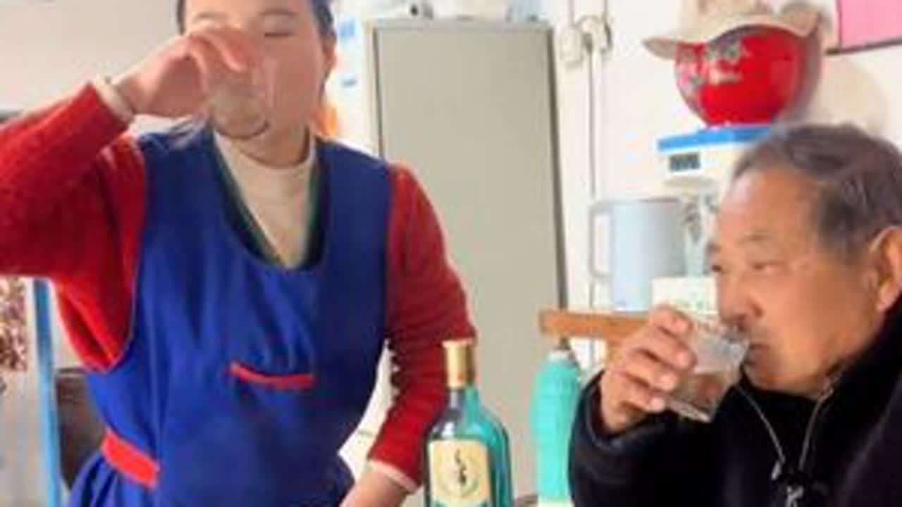 总有一天你会明白，能陪在父母身边是一件多么幸福的事 #我的爸爸 #农村美食 #农村生活 #乡村守护人 #荞见美好安徽