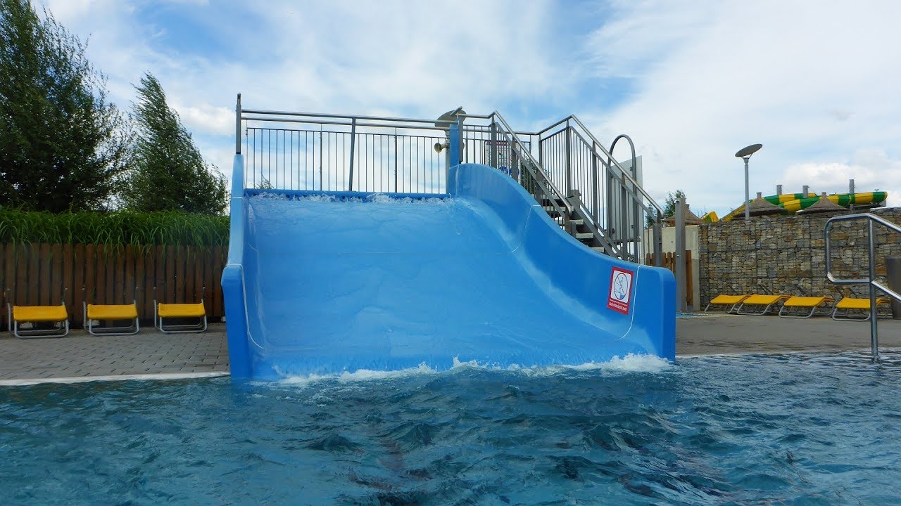 Outdoor-Breitrutsche :: Sommer-Rutsche | Aqualand Moravia Pasohlávky