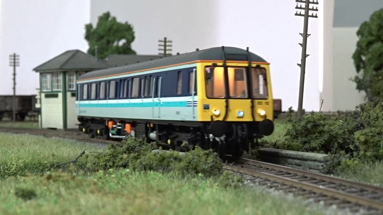 HM121: Dapol 'OO' gauge Class 122