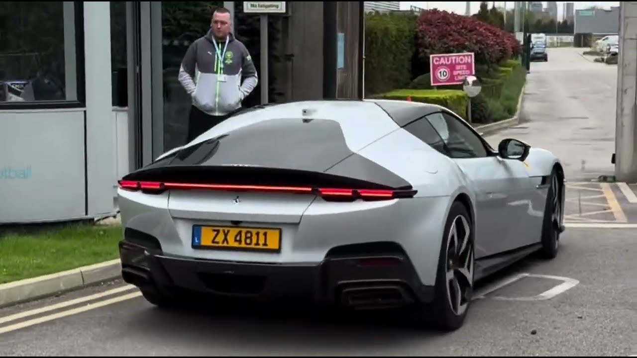 Man City players arriving to training! 