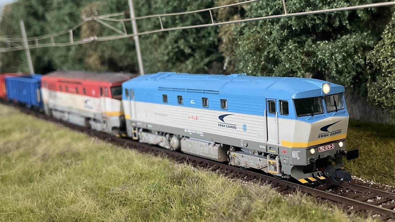 Vlaky v Panonskej November - Bardotky, Vectron, Motor&aacute;k....H0 1:87  Modelov&aacute; železnica