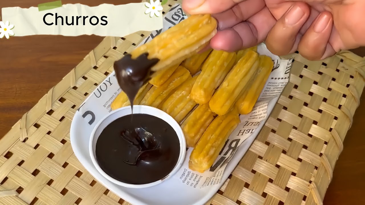 Sekarang gak perlu ke cafe lagi buat makan churros, bisa dibikin dirumah kapanpun kamu mau