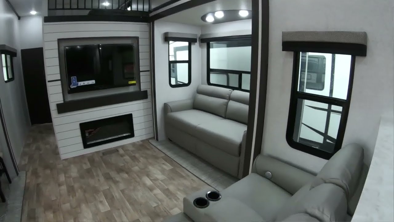 New 2025 CrossRoads Hampton HP388FKL Destination Trailer For Sale In Cambridge, OH