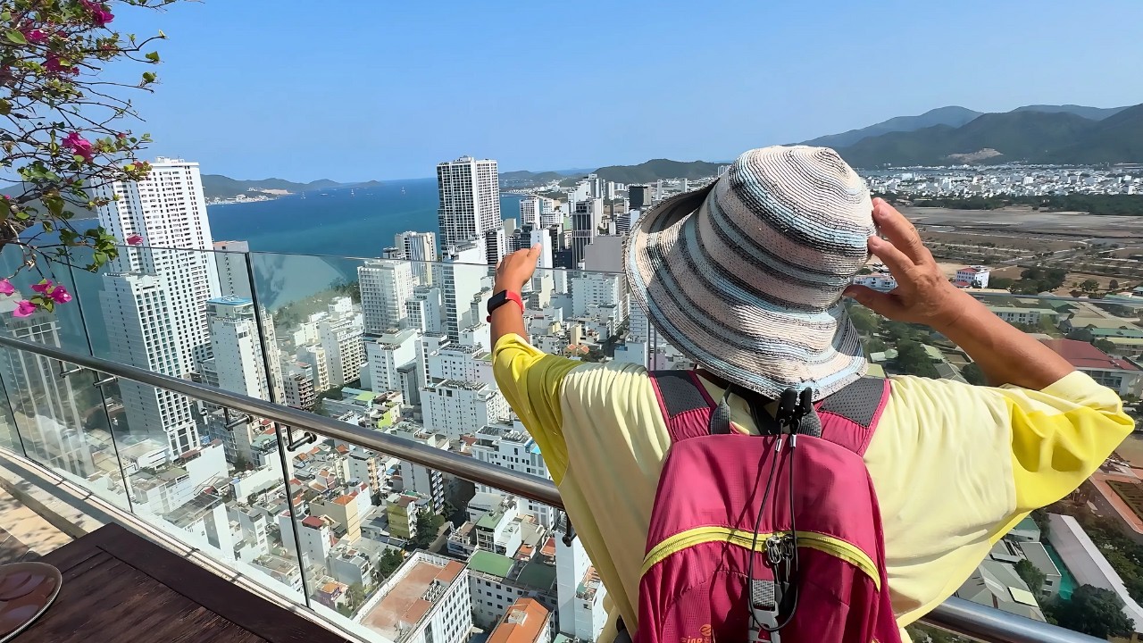 ニャチャンに到着...5つ星ホテルの最上階からの景色 | 老後の海外ロングステイ生活 in ベトナム