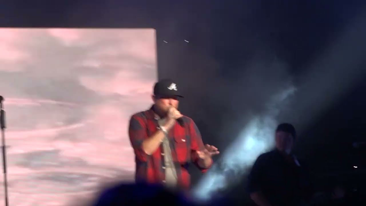 Cole Swindell Alpharetta Ga  2024 Middle of a Memory