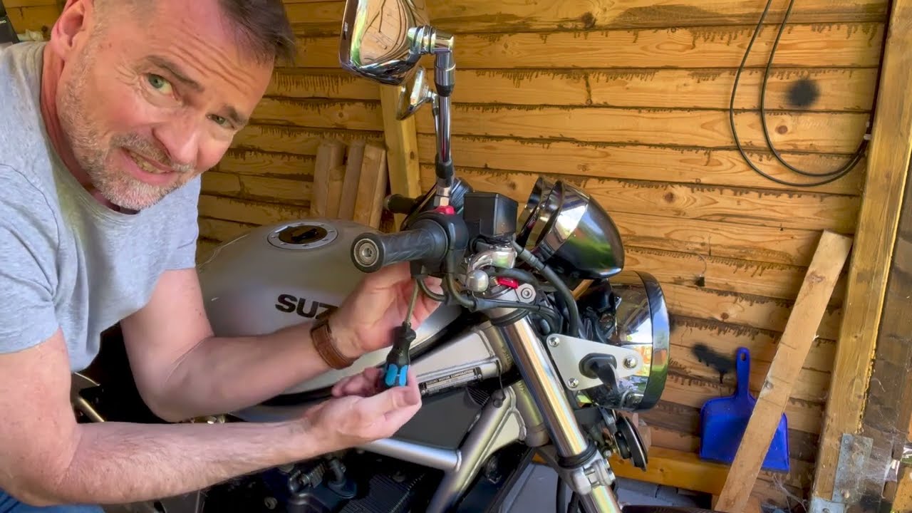 Suzuki Bandit 1200  Einbau Griffheizung für Motorrad von MTP-Racing
