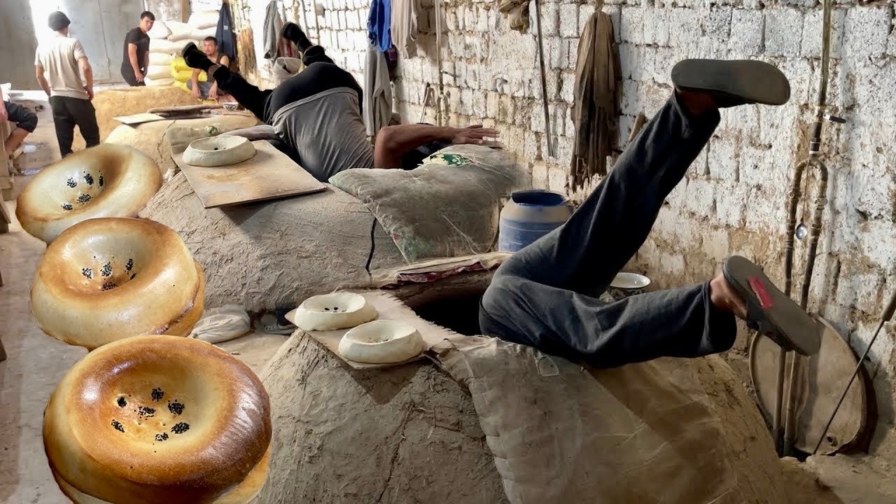 Afghanistan&rsquo;s Hidden Traditional Bakery 🇦🇫😱 | Bread You&rsquo;ve Never Seen Before | Tandoori Bread