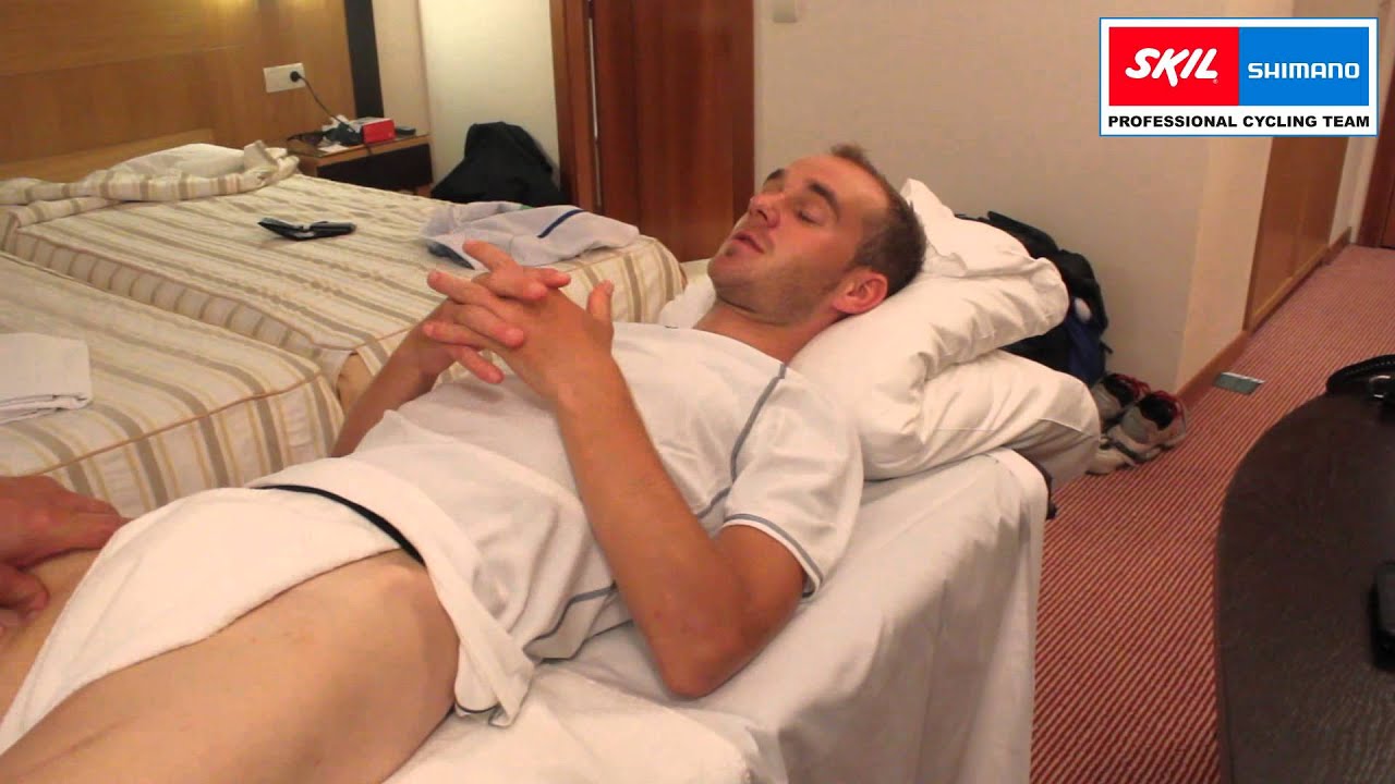 Vuelta a España: Fröhlinger on the massage table