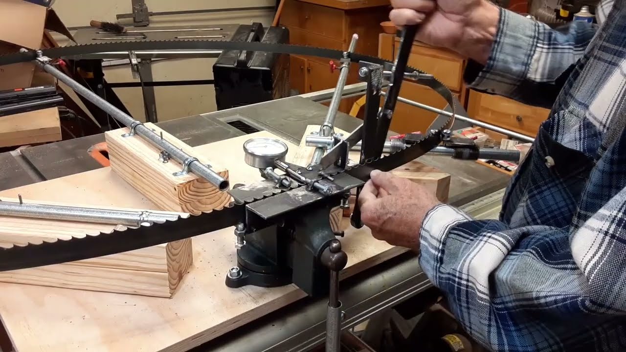 Automated sawmill blade setter