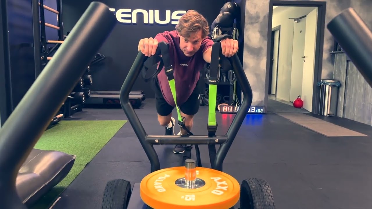 Axxo Power Sled klubie w Genius Przystań