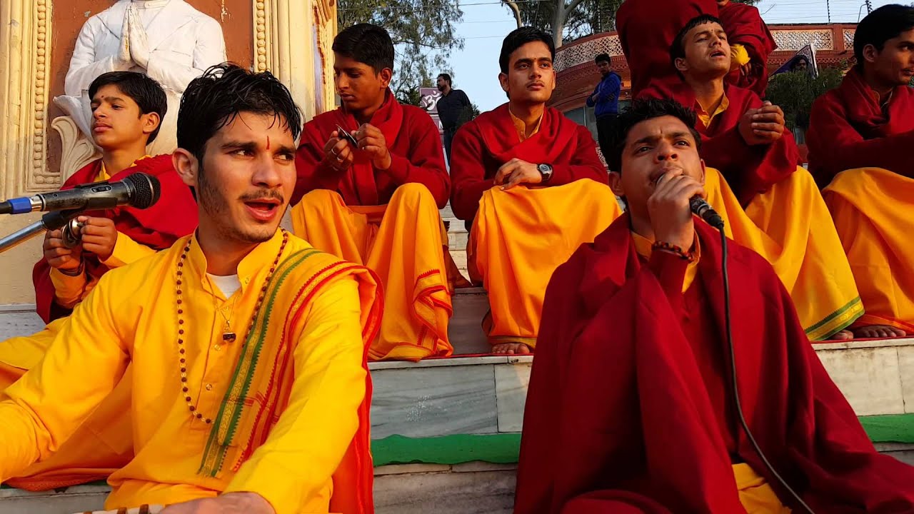 Parmarth niketan aarti shiv mahimna stotra