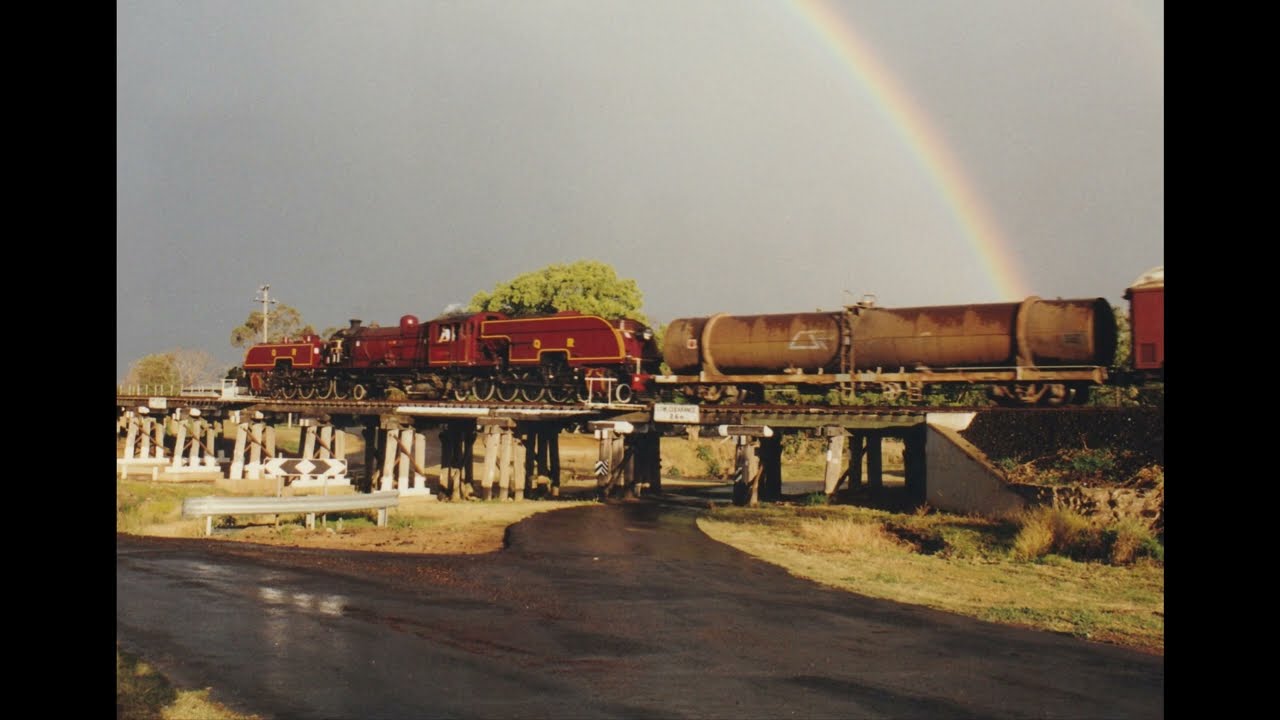 Beyer Garratt 1009 on the Western Mail To Charleville