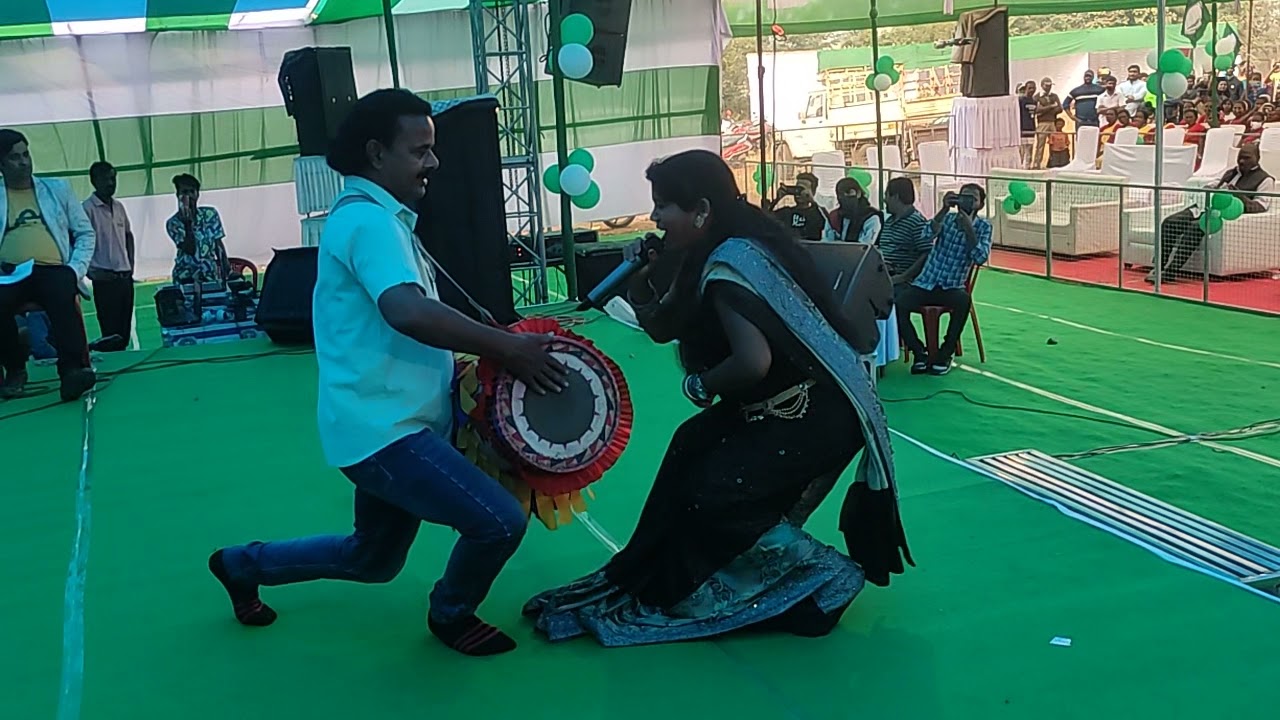 Hulas Mahato & Arti Devi new jabardast stage video(Sargam musical groups).Vedveyas (Raurkela)...