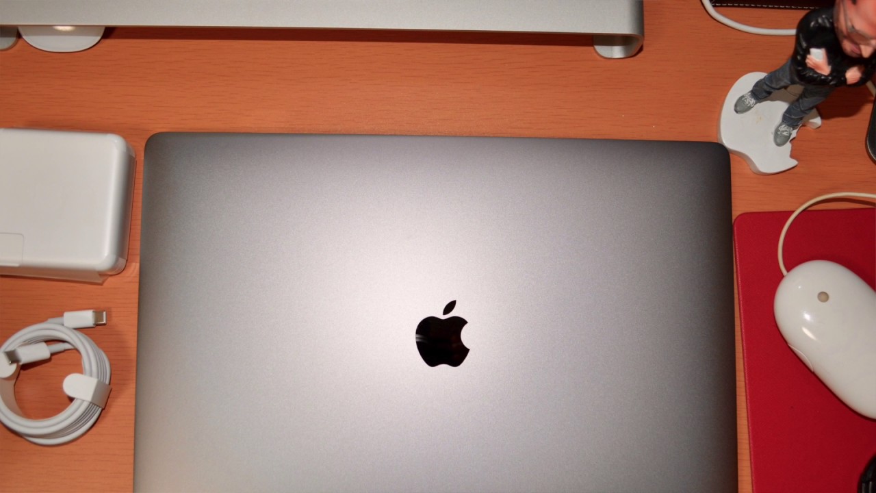فتح صندوق ماك بوك برو ١٥ انش  لسنه ٢٠١٦||unboxing Macbook pro 2016 15 inch