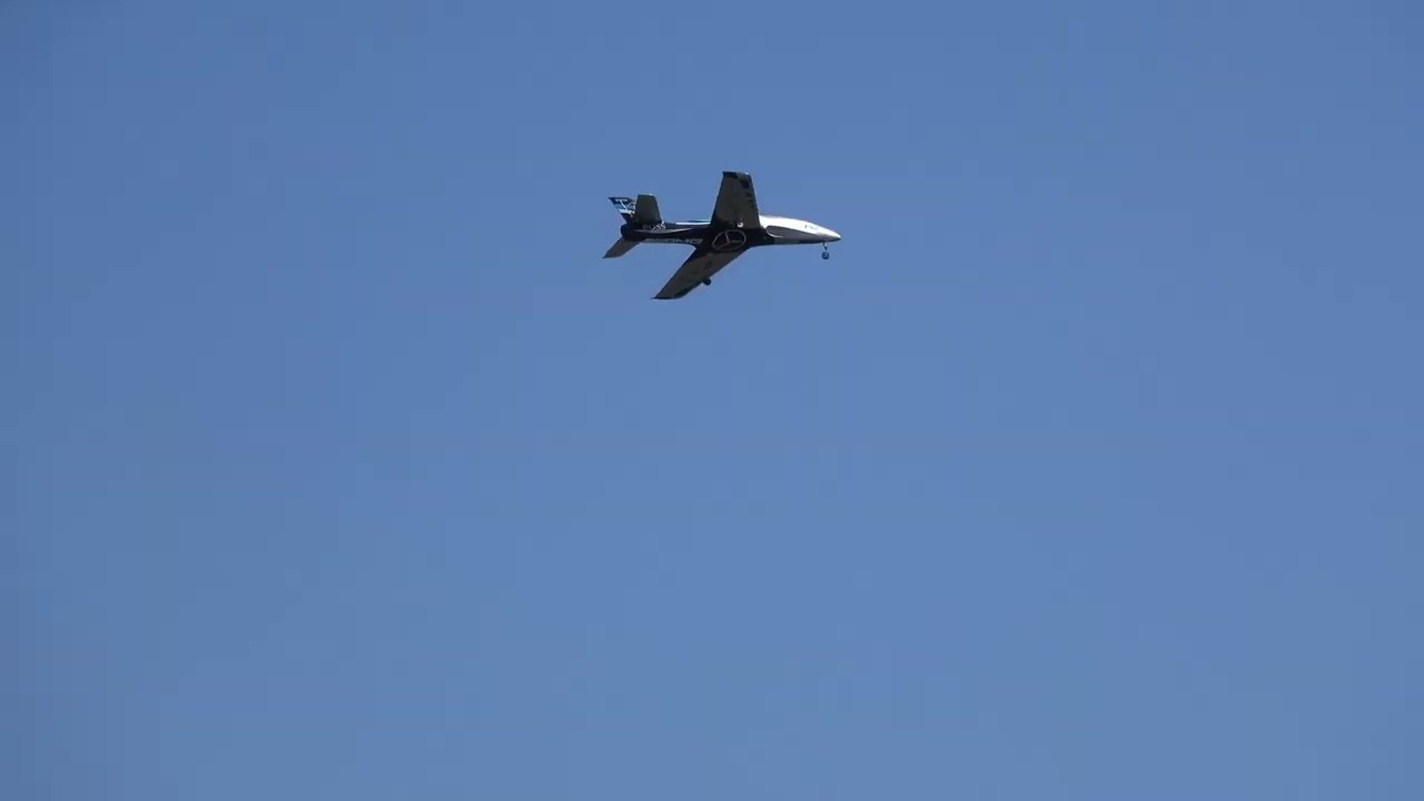 Steve Pilot RC 1.8m Predator turbine jet flight on Labor Day