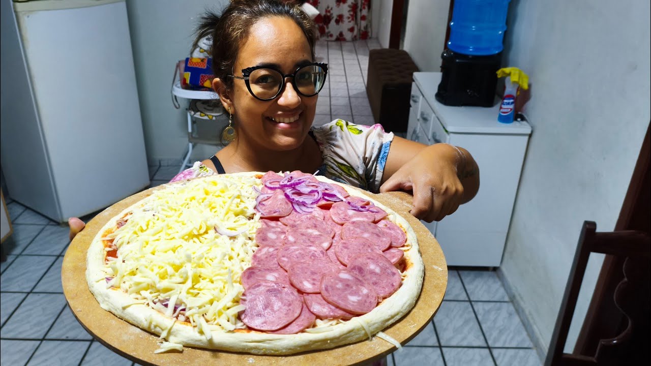 Desafio: Ensinei a Rose a Fazer Pizza — Olha o Recheio que Ela Escolheu