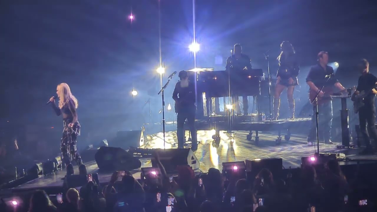 Gwen Stefani -Dont Speak/ Blake Shelton Honky Tonk Buffalo  #shefani #gwenstefani #blakeshelton