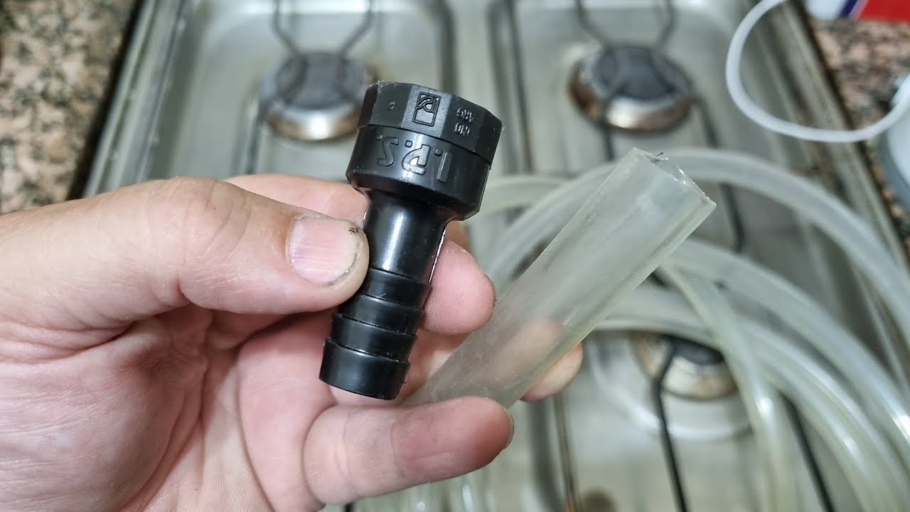 Como meter MANGUERA a CONECTOR. Bien Facil.
