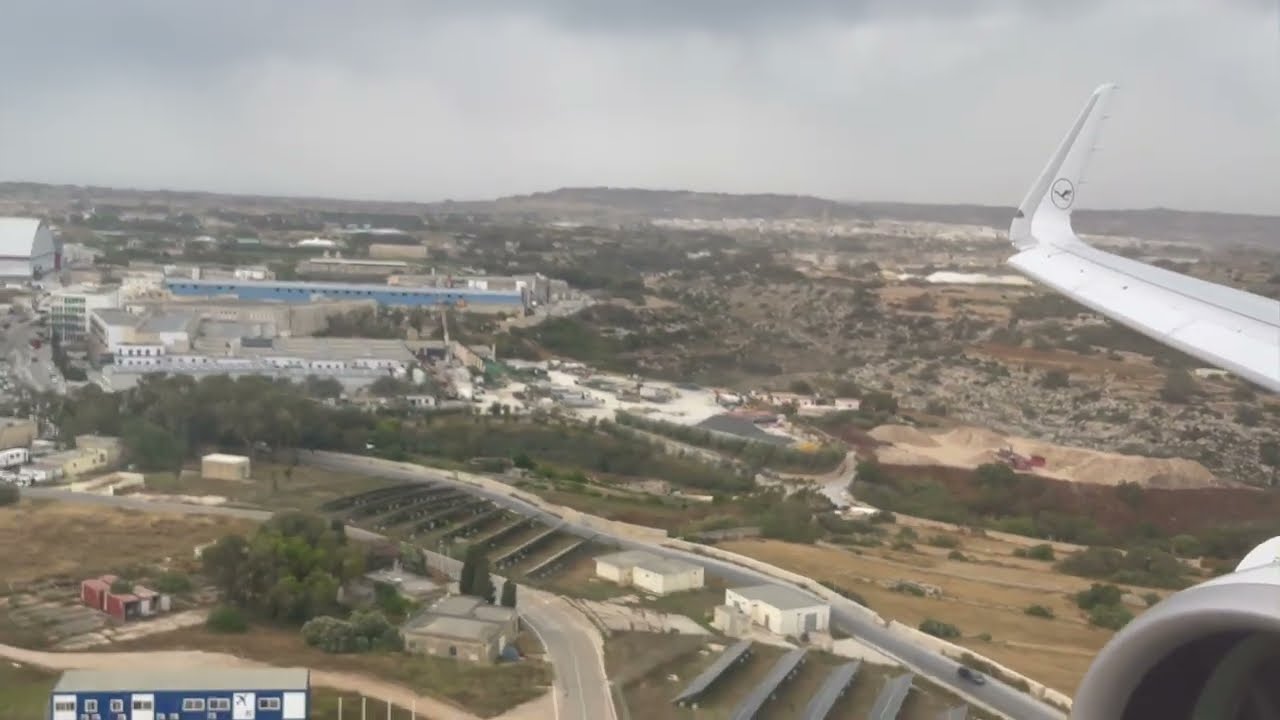 Airbus 321neo Lufthansa Landing Malta Airport (LMML) LH1276