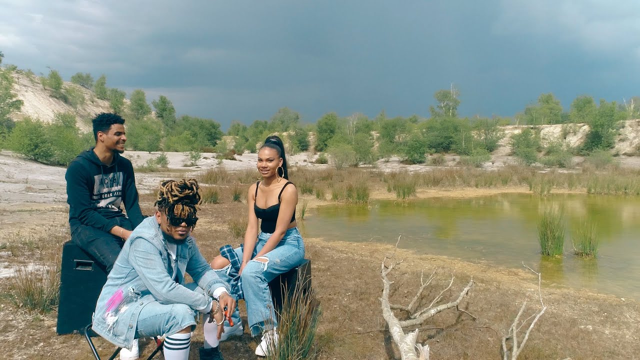 LOUGA - HOLA (Feat.Tyni & Keywone Music).