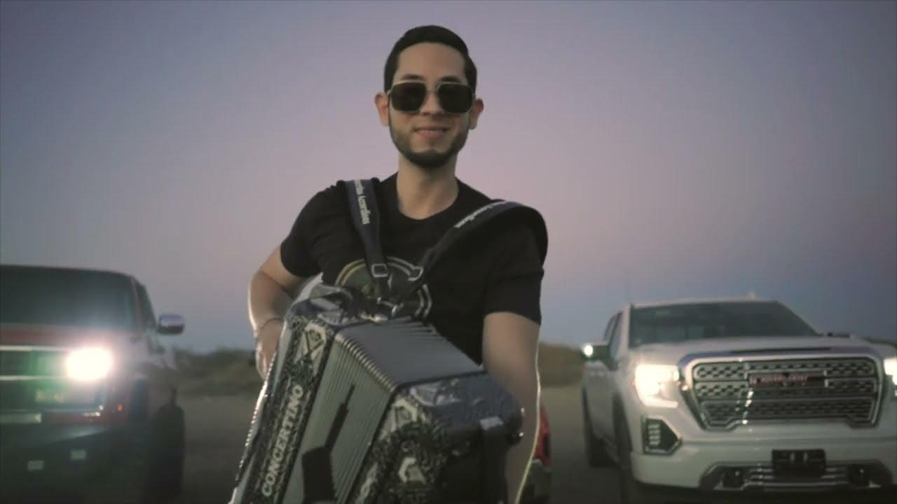 Diego Valenzuela - Calentando Motores (Video Oficial)