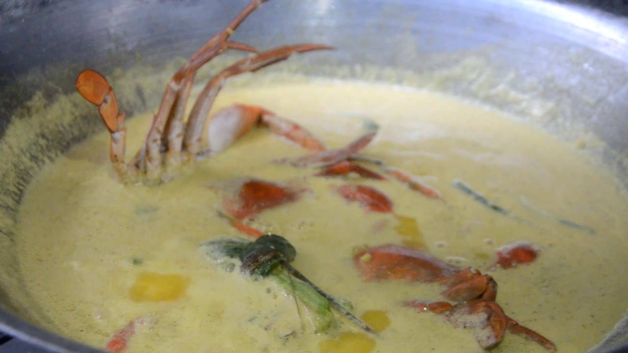 Crabs cook with coconut milk (Pinoy style)