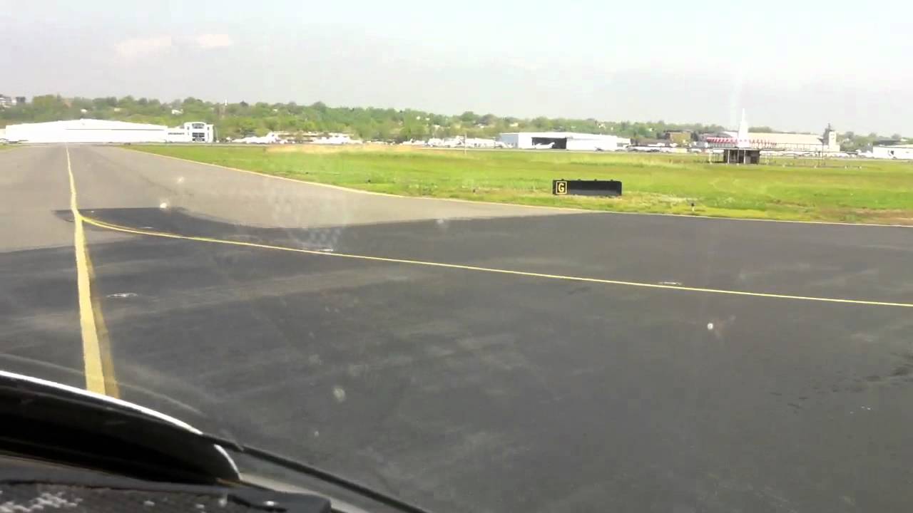 CE560XL Landing KTEB (HD)