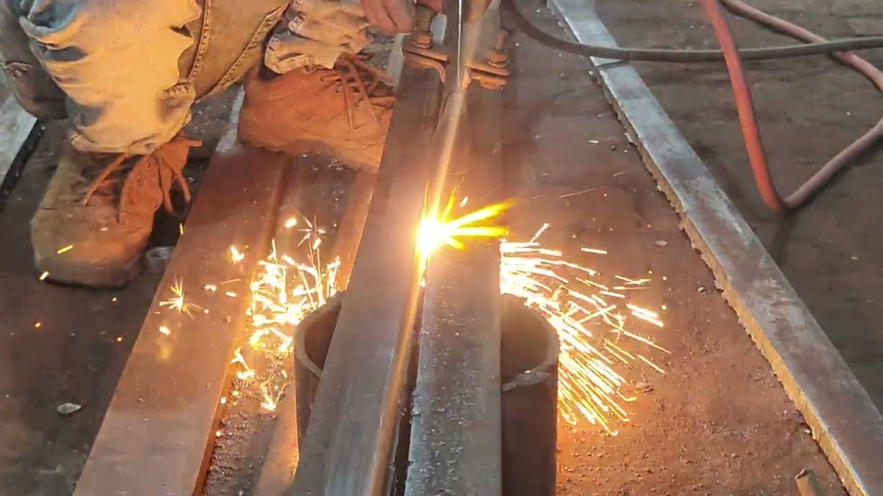 16mm plate cutting via gus cutter.#youtube #music #bts #facebook #instagram @Jimmy.org007 