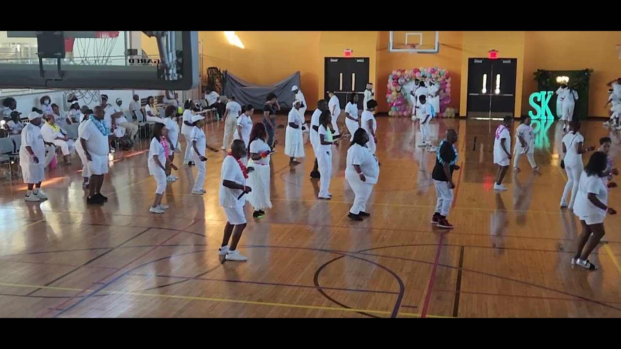How We Roll Line Dance by Pepper