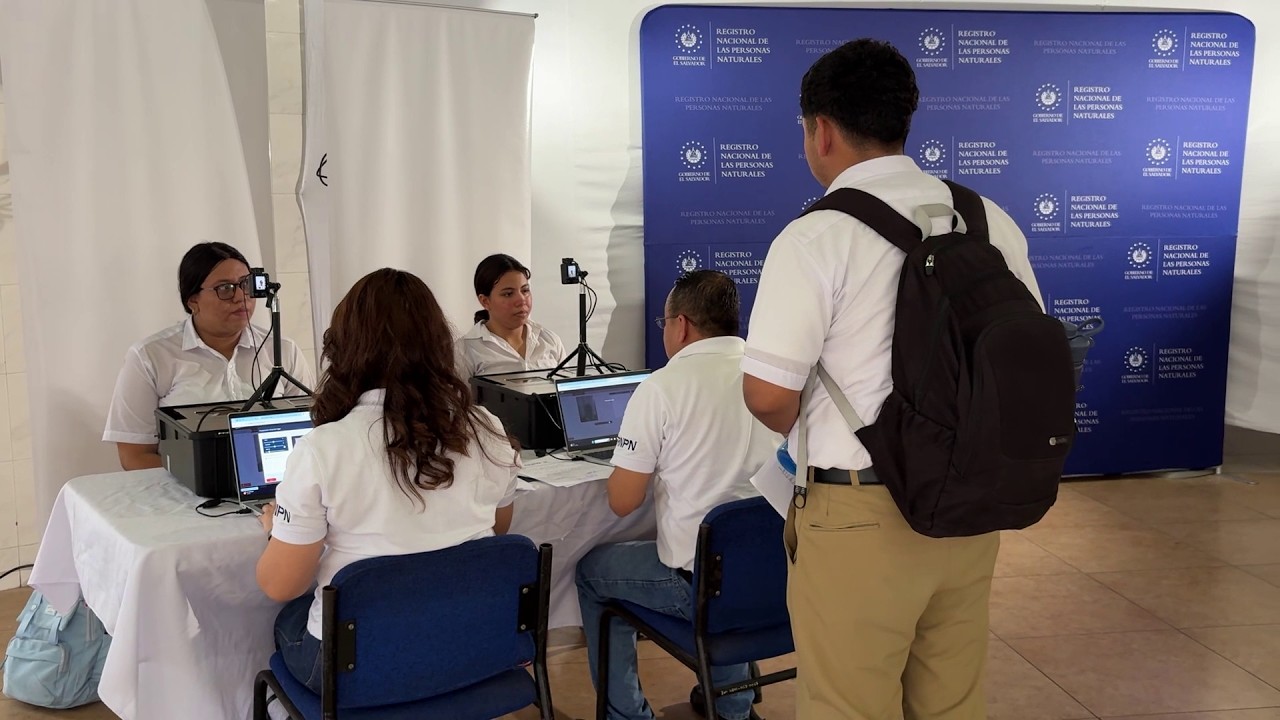 Inicia preenrolamiento de jóvenes para obtener su DUI